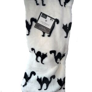 Storehouse Halloween Black Scaredy Cat Soft Faux Fur Throw Blanket Decor 50x70